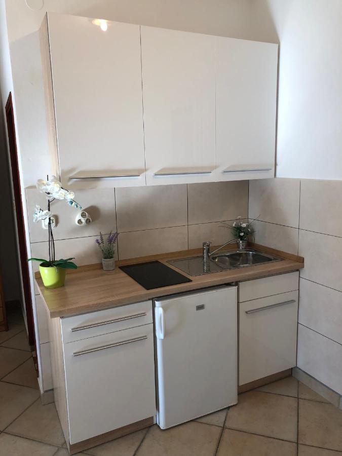Guest House Renata Plomin Eksteriør billede