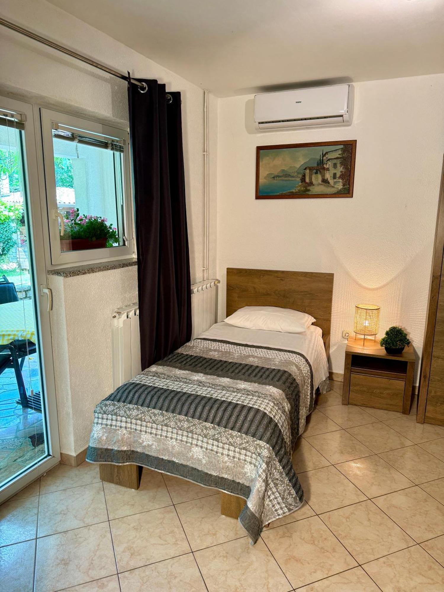 Guest House Renata Plomin Eksteriør billede